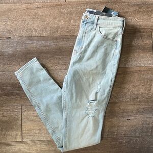 NWT Hollister Light Blue Ultra High-Rise Super Skinny Ripped Denim Jeans